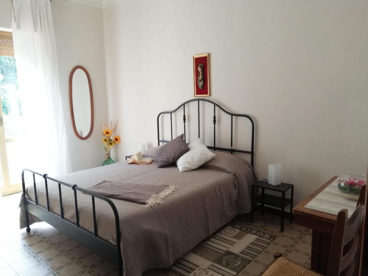 La Casa Di Gb Apartment Pieve di Teco Bagian luar foto