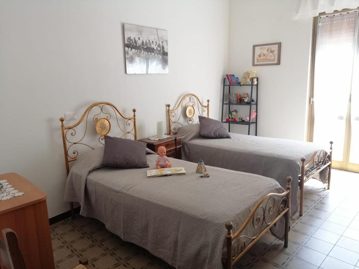 La Casa Di Gb Apartment Pieve di Teco Bagian luar foto